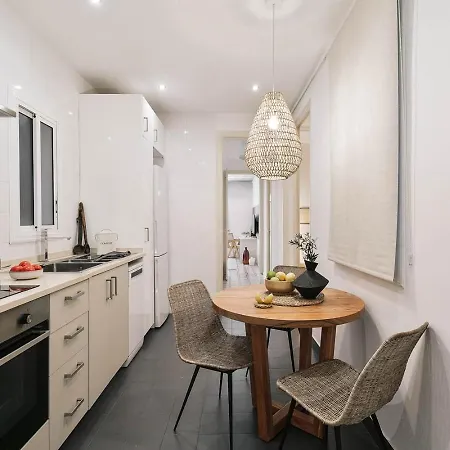 Veduto - 2 Bedrooms In Eixample Esquerra